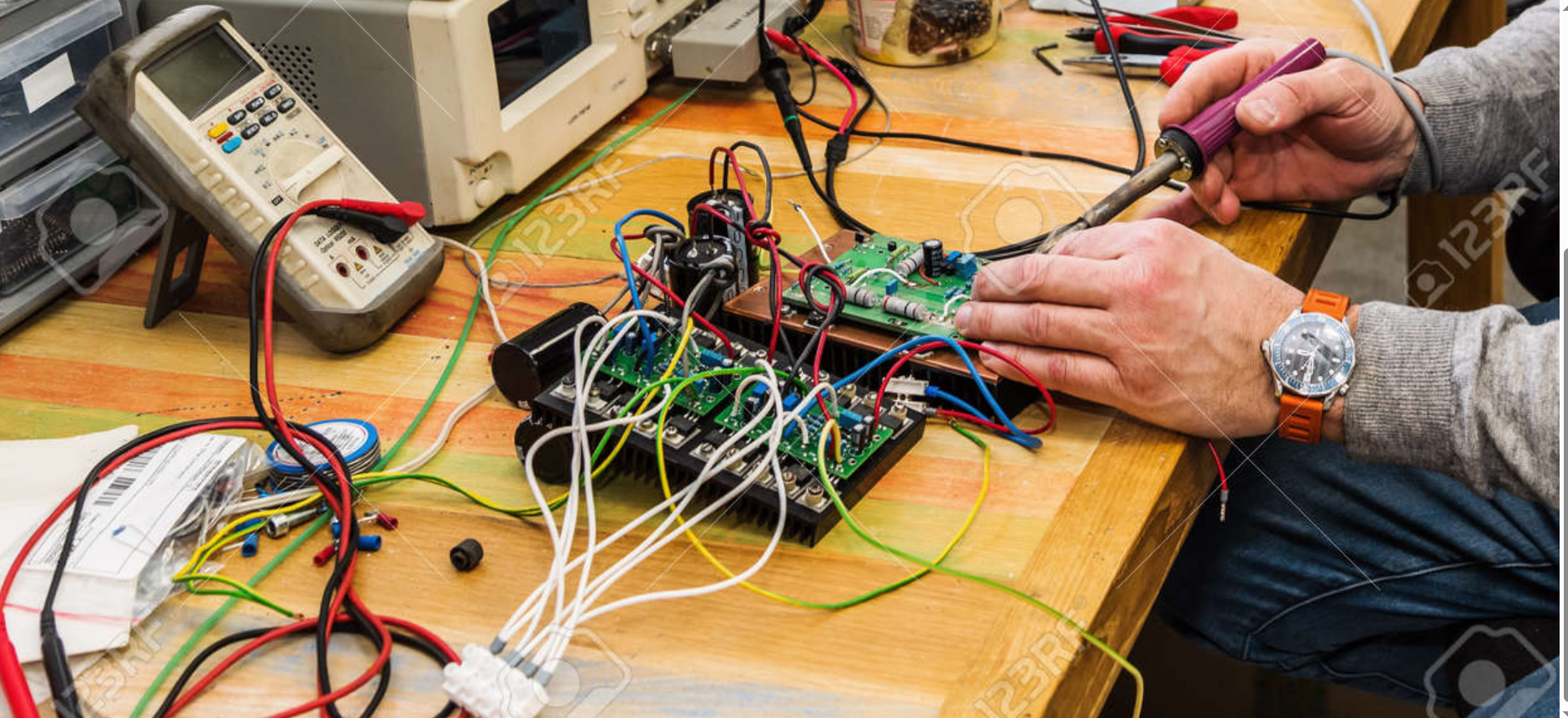 Laboratorio electrónico de STARCOMPUTO DE COLOMBIA SAS